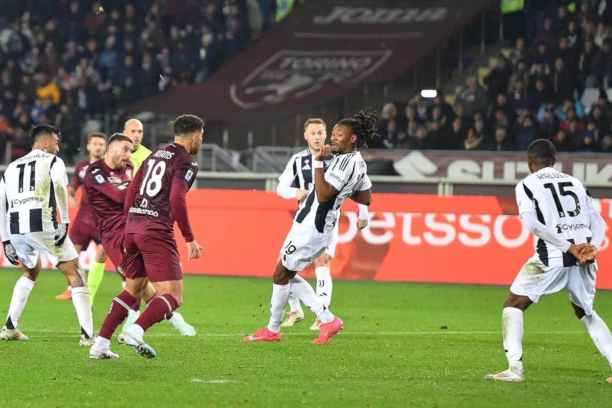 Jugadores de Torino y Juventus en el partido Jugadores de Torino y Juventus en el partido