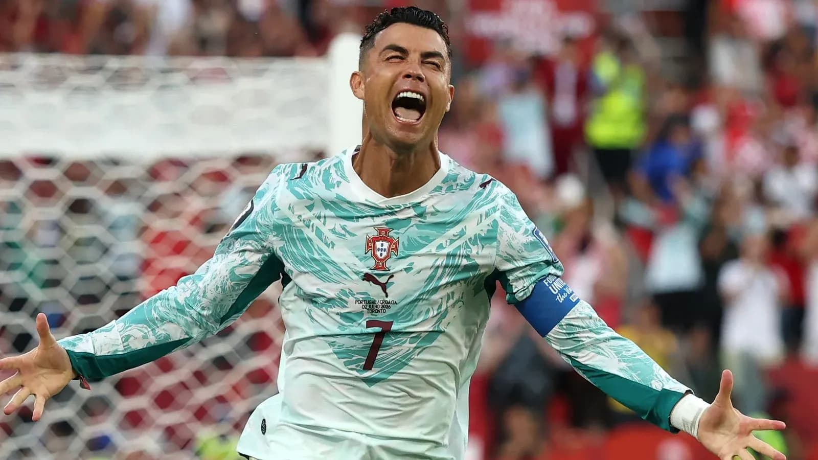 Cristiano Ronaldo celebra un gol para Portugal Cristiano Ronaldo celebra un gol para Portugal