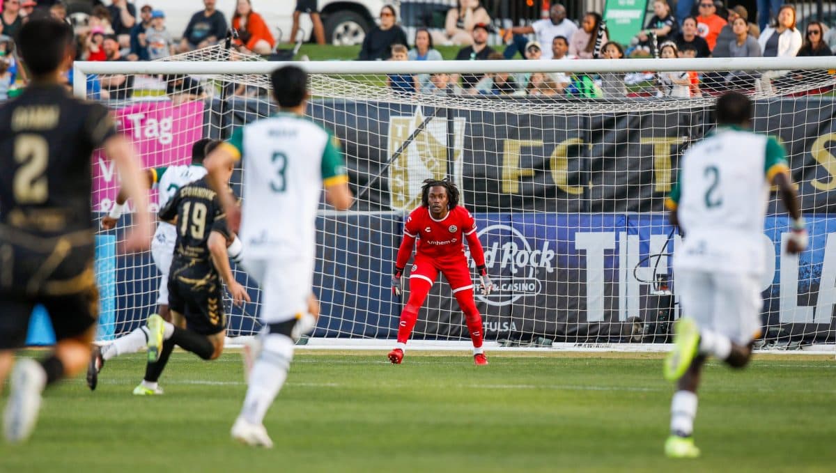 Portero preparado para un tiro penal Portero preparado para un tiro penal