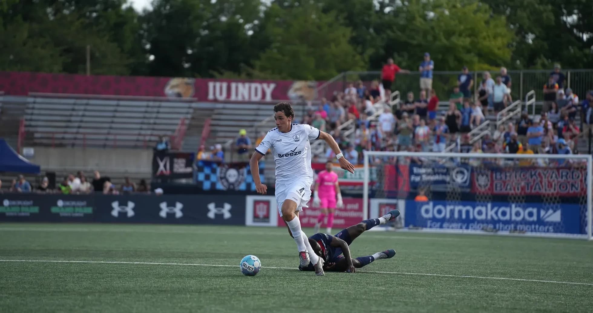 Jugador de Indy Eleven en acción durante el partido Jugador de Indy Eleven en acción durante el partido