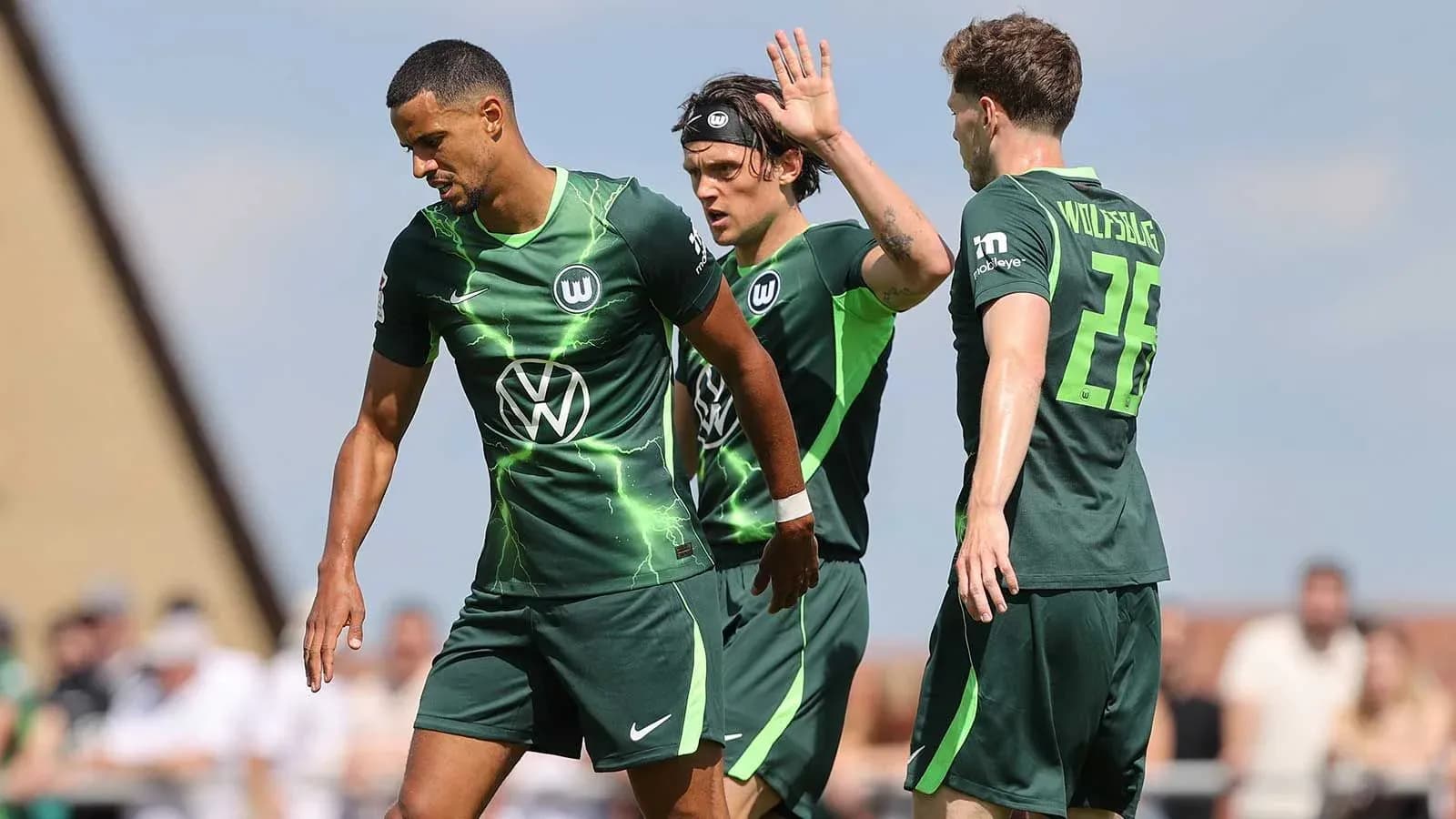 Jugadores del Wolfsburg en acción durante un partido Jugadores del Wolfsburg en acción durante un partido