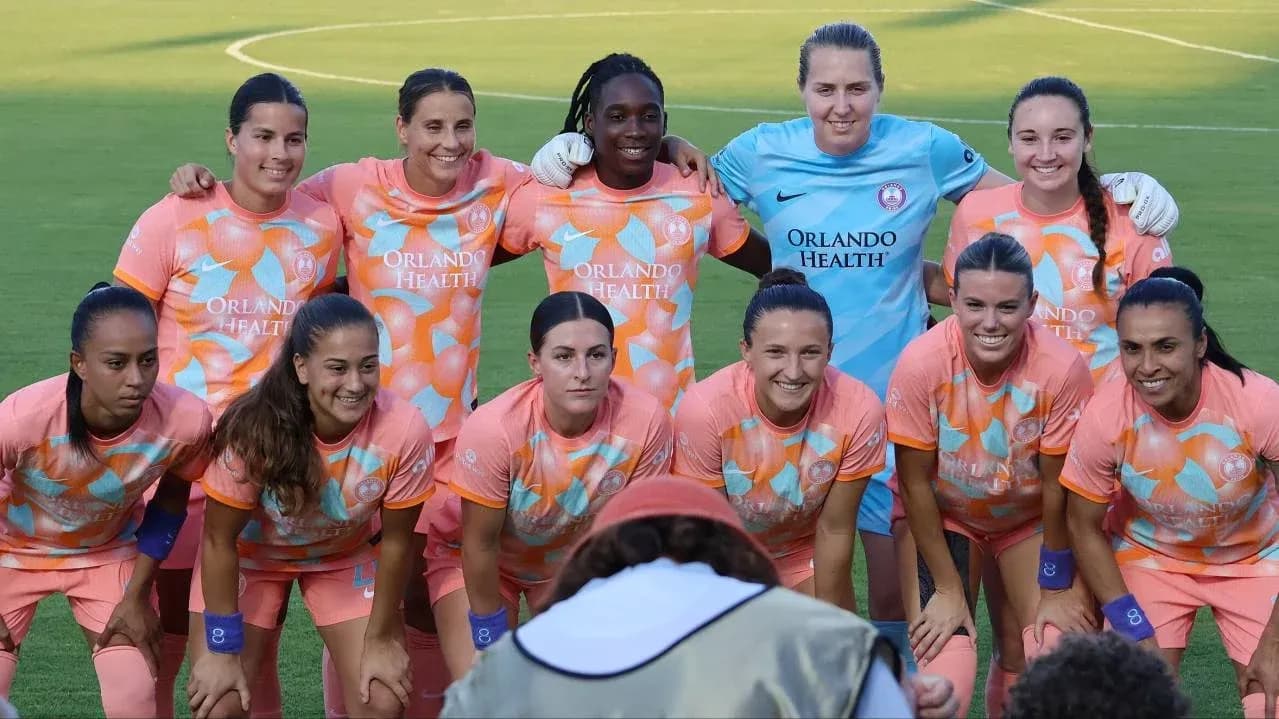 Equipo de Orlando Pride en alineación previa al partido Equipo de Orlando Pride en alineación previa al partido