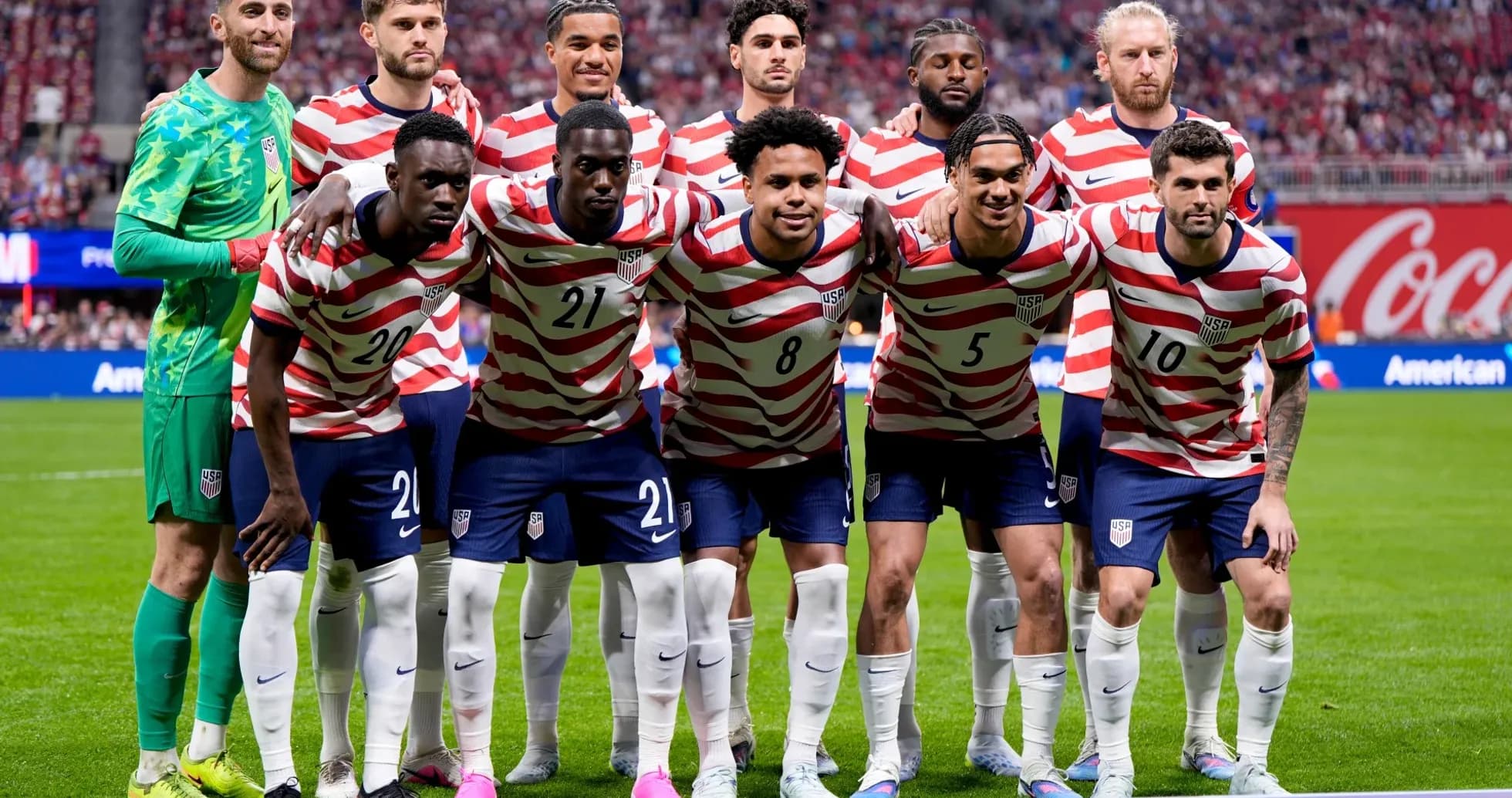 Equipo de Estados Unidos posando antes del partido Equipo de Estados Unidos posando antes del partido