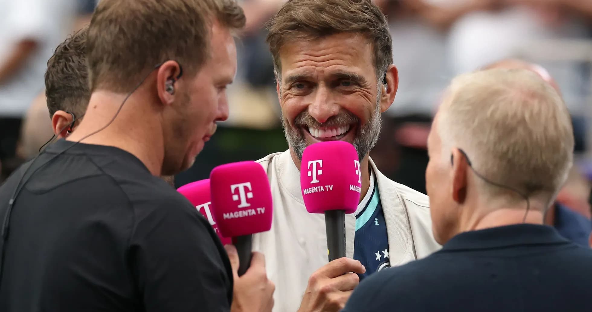 Entrevista con presentadores y comentaristas deportivos Entrevista con presentadores y comentaristas deportivos