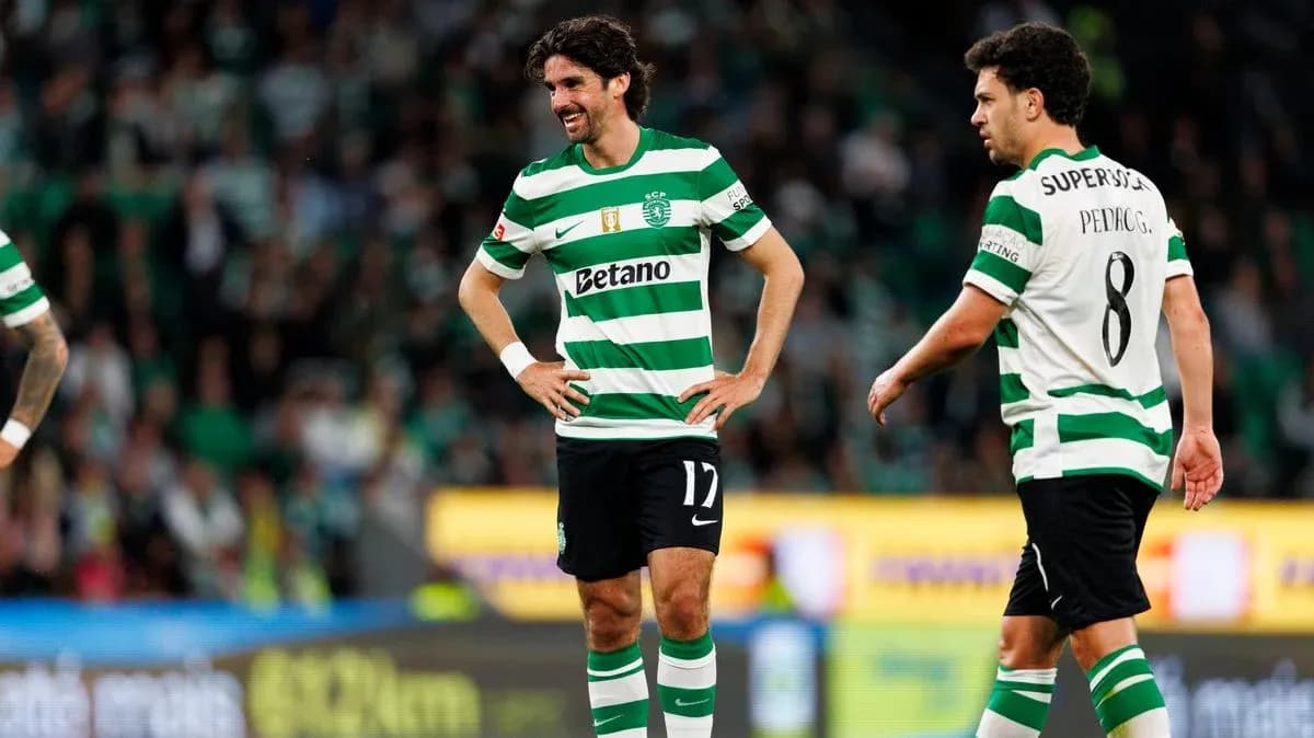 Jugadores de Sporting CP en el campo durante partido Jugadores de Sporting CP en el campo durante partido
