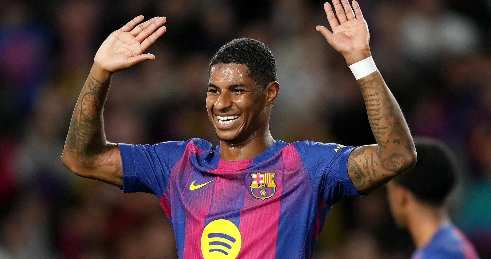 Jugador de Barcelona saludando tras anotar un gol Jugador de Barcelona saludando tras anotar un gol