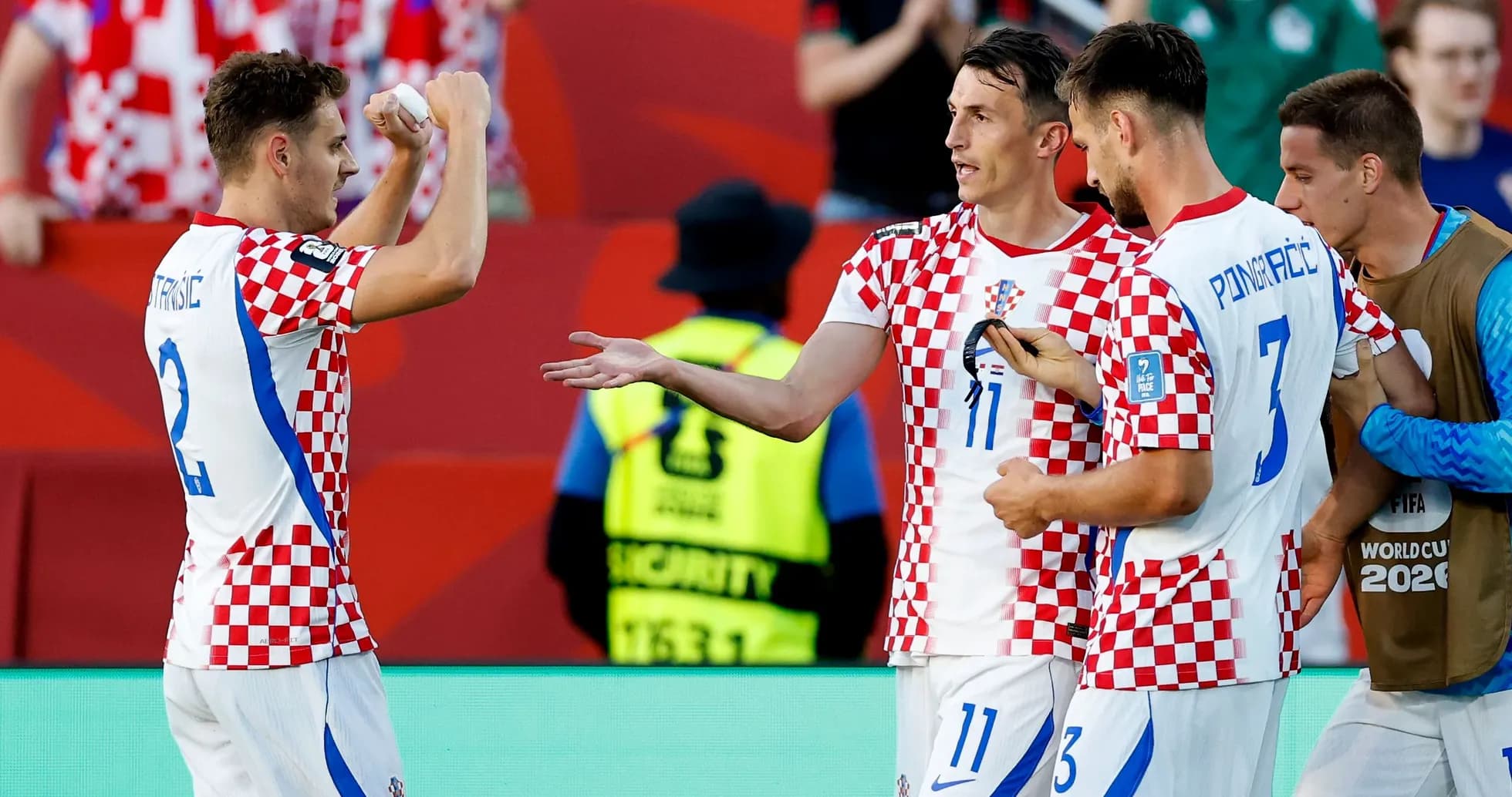 Jugadores de Croacia celebrando en el campo Jugadores de Croacia celebrando en el campo