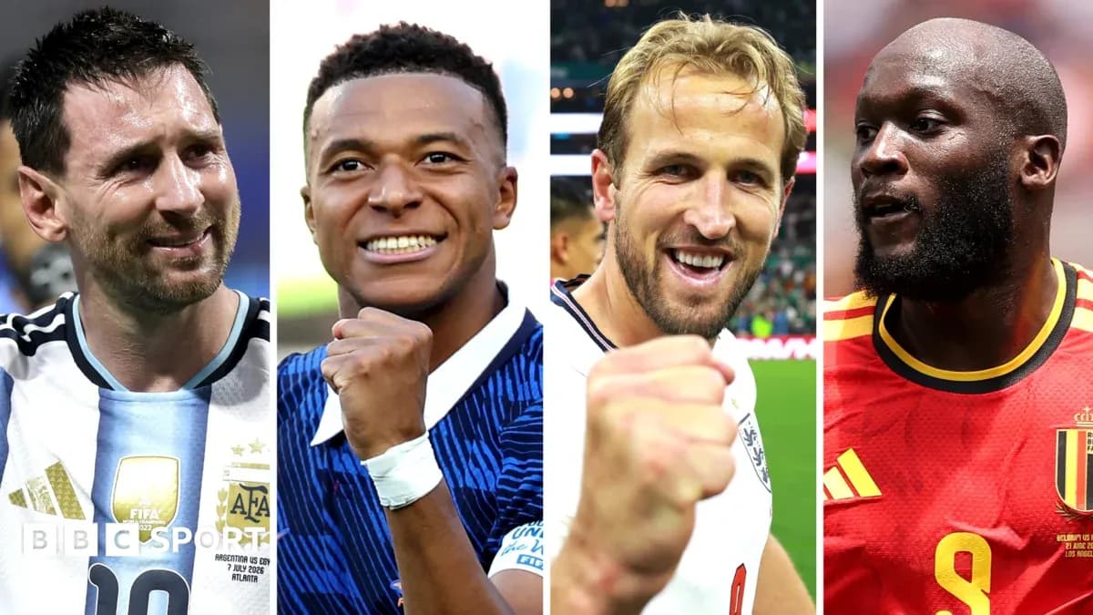 Cuatro jugadores de fútbol celebrando con puños cerrados Cuatro jugadores de fútbol celebrando con puños cerrados