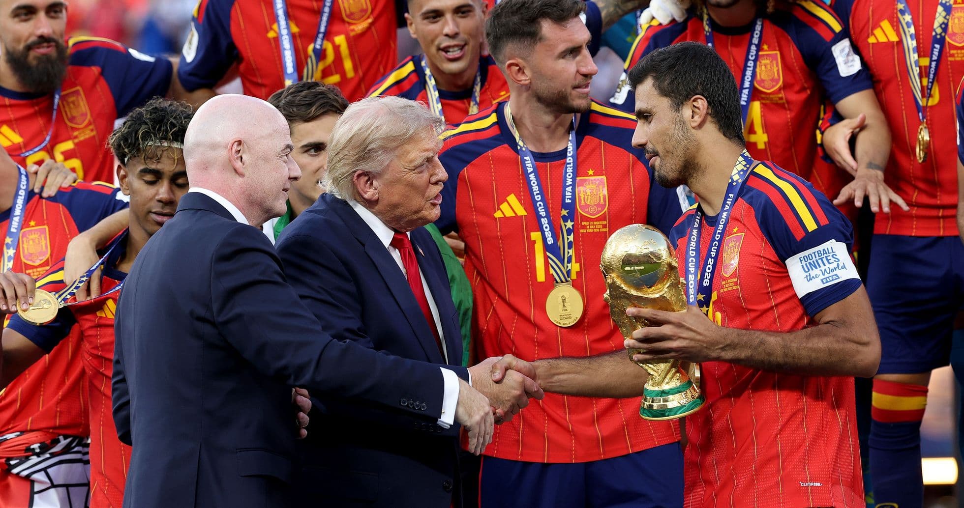 Un Mundial Entre la Magia y la Controversia: Fútbol, Política y Dinero en 2026 Un Mundial Entre la Magia y la Controversia: Fútbol, Política y Dinero en 2026